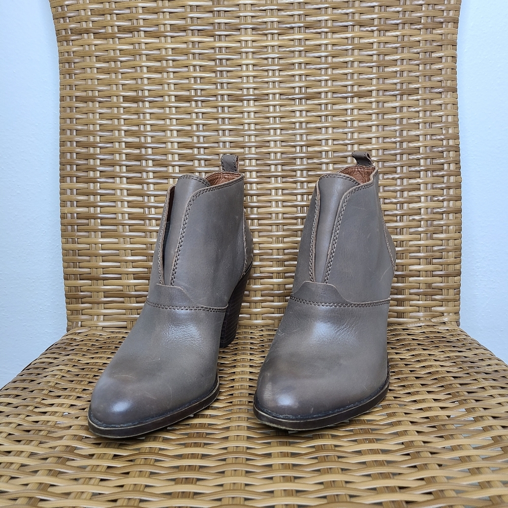 Lucky Brand Ehllen Leather Ankle Booties Boots Block Heel Bohemian Size 9 1/2
